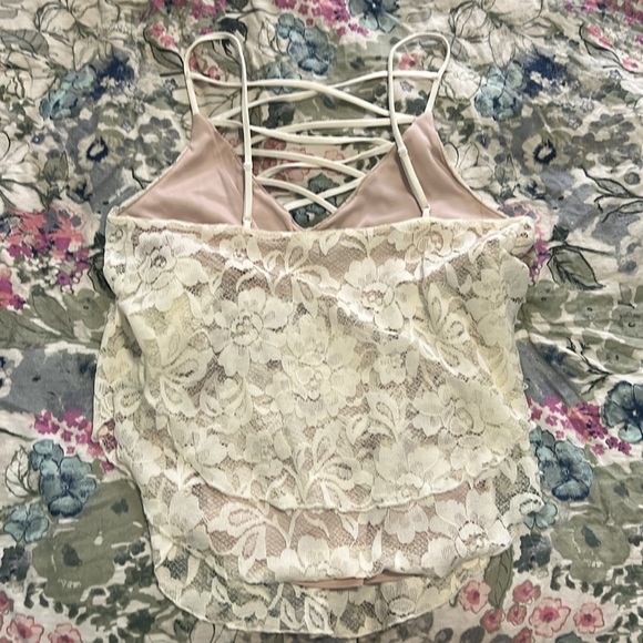 ⭐️ Express lace tank - Picture 6 of 6